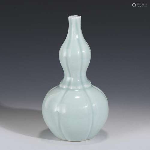 DOUQING GLAZED PLUM SHAPED GOURD VASE