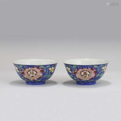 PAIR OF FAMILLE ROSE LOTUS & LONGEVITY BLUE BOWLS