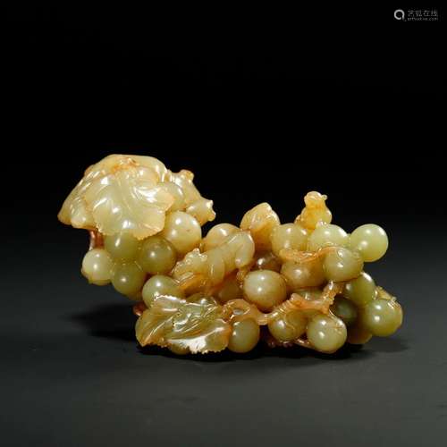 Hetian Topaz Squirrel Grape Ornament