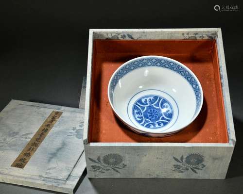 Blue and white gossip crane pattern bowl