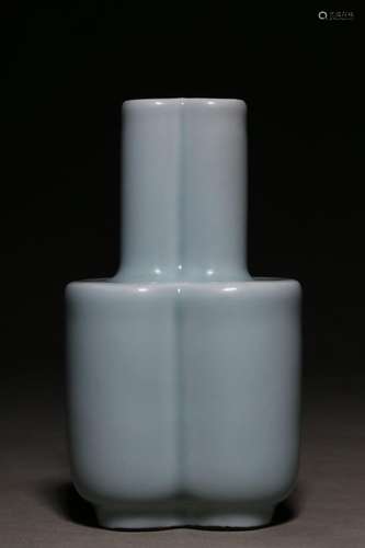 sky blue glaze conjoined bottle