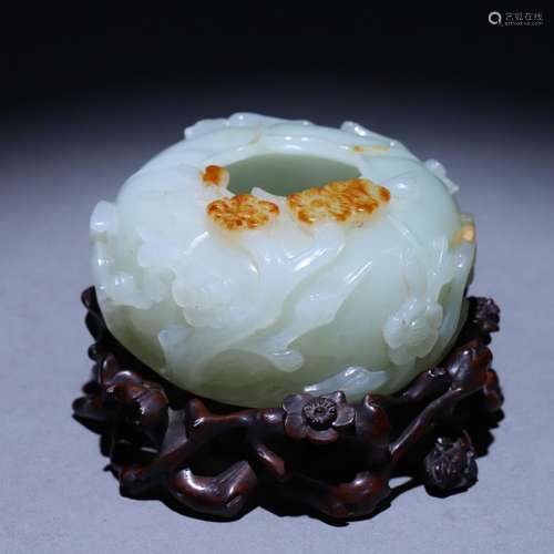 Hetian jade plum flower wash