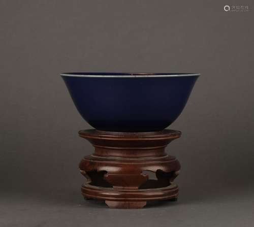 Chinese blue glazed porcelain bowl, Hongzhi