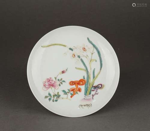 Chinese colorful flower patterns porcelain plate, 17th