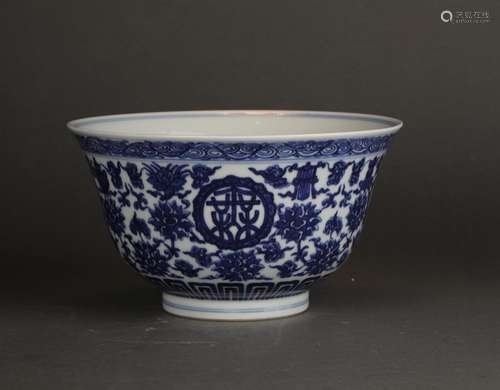 Chinese blue and white glazed porcelain bowl, 19th