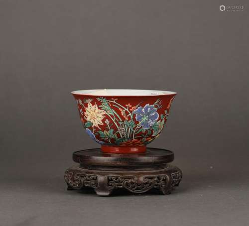 Chinese coral red ground multicolore floral pattern porcelai...