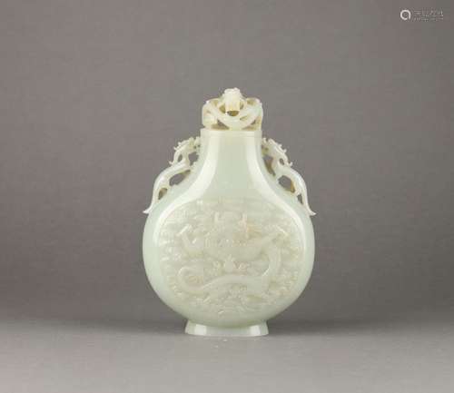 China Hetian jade dragon vase, 18th