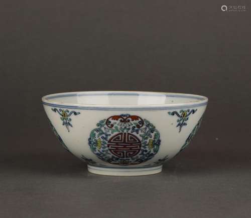 Chinese Doucai glazed porcelain bowl, 17th