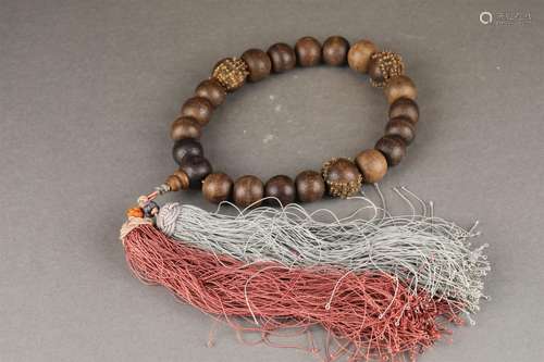 Chinese aloes and gold bracelets