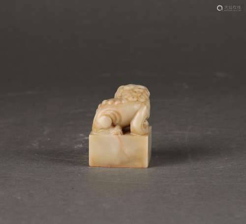 Chinese Shoushan Stone Carved Beast Button Seal