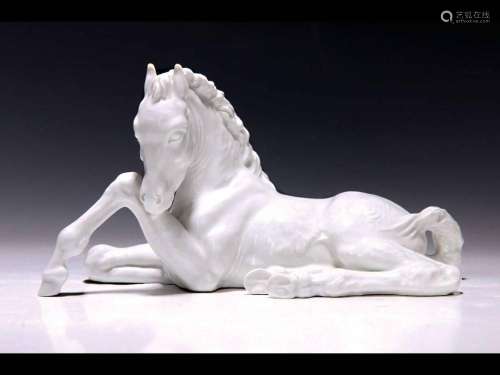 porcelain figure, Meissen, 1930s/40s, lying horse/foal