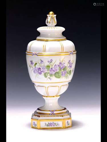 Covered vase, Aelteste Volkstedt, porcelain, colorfully