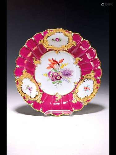 Ceremonial plate, Meissen, 1924-33, porcelain, purple