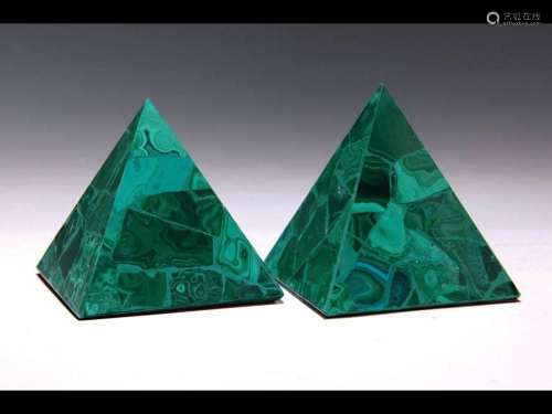 Two pyramids made of malachite, modern, each approx