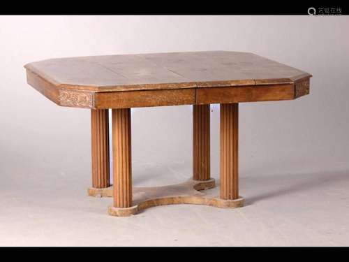 Extending table, Art Deco, around 1930, solid walnut, on