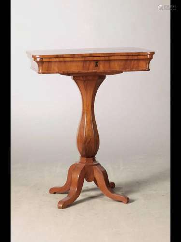 Fine side table, Biedermeier, around 1825, 6- edged