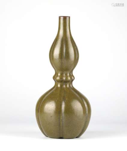 Chinese Tea Dust Glazed Lobed Double Gourd Vase