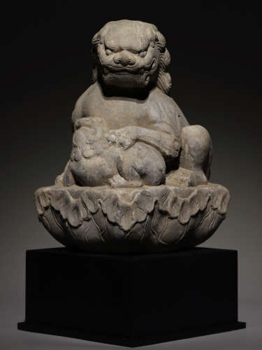 Ming Dynasty Blue and White Stone Pillar Head Lion