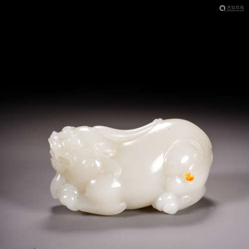 Hetian Jade Seed Material Auspicious Beast