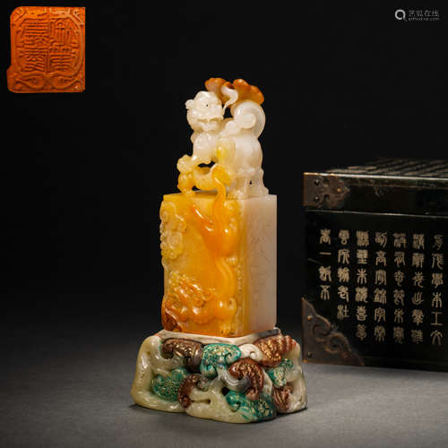 Jiaqing Imperial Brush Shoushan Stone Rui Beast Button Seal