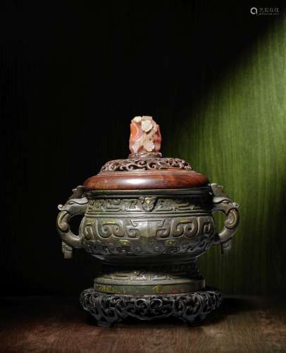 A RARE GOLD AND SILVER-INLAID BRONZE VESSEL, GUI Song/Ming D...