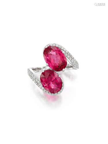 PINKISH-RED SPINEL AND DIAMOND CROSSOVER RING