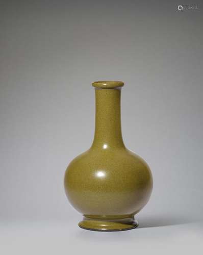 A FINE 'EEL-SKIN'-GLAZED BOTTLE VASE Qianlong impres...