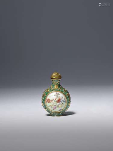 A GREEN-GROUND FAMILLE ROSE PORCELAIN SNUFF BOTTLE Iron-red ...