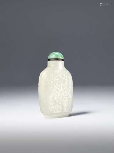 A CARVED WHITE JADE 'DRAGON' SNUFF BOTTLE 19th centu...