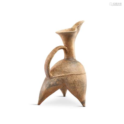 A pottery tripod ewer, Dawenkou culture, c. 4300-2400 BC 大汶...