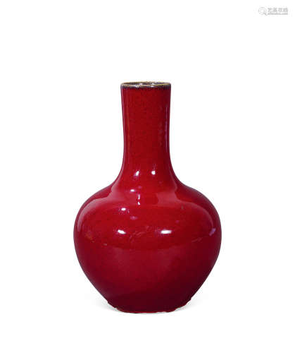清乾隆 红釉天球瓶