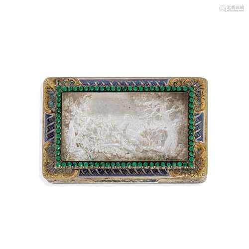 Snuff box