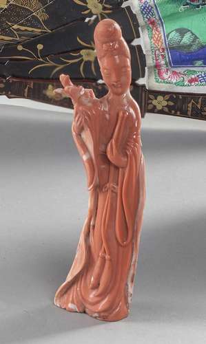 Chine, début du XXe siècle
Statuette de femme en corail