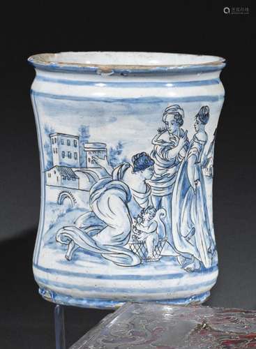 ITALIE, Savonne
Albarello en faIence, à décor blanc ble