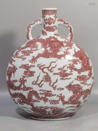 Qing Dynasty Dragon Vein Glazed Red Moon Embracing Vase