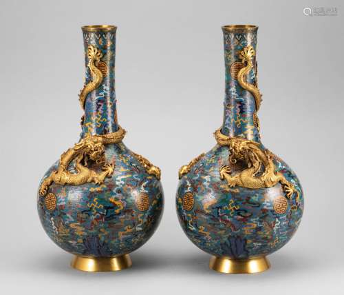 Qing Dynasty Cloisonne Dragon Pattern Bottle