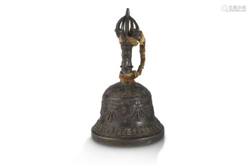 TIBET XIXe SIÈCLE 西藏 19世纪<br />
铜制甘塔钟