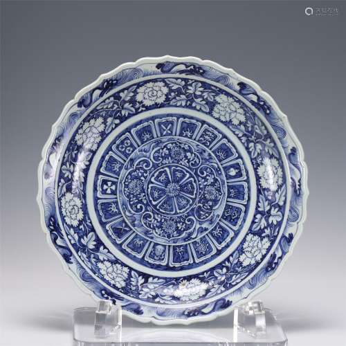 A CHINESE BLUE AND WHITE PORCELAIN DISH ,YUAN
