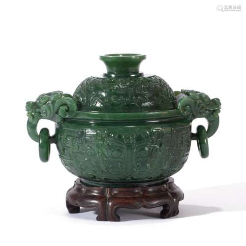 A CARVED SPINACH GREEN JADE CENSER AND COVER
