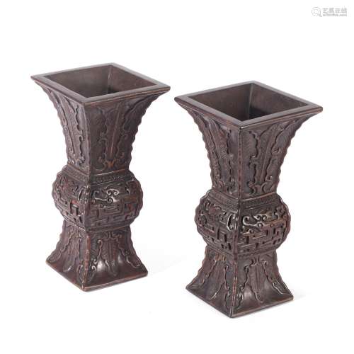 A PAIR OF CARVED ALOESWOOD SQUARE VASES GU