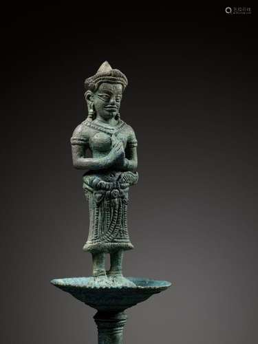 A KHMER BRONZE FITTING WITH A FIGURE OF A FEMALE DEITY, ANGK...