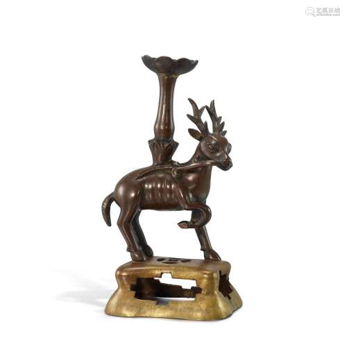 <br />
A bronze 'deer' lamp, 17th century 十七世紀 銅鹿形燈