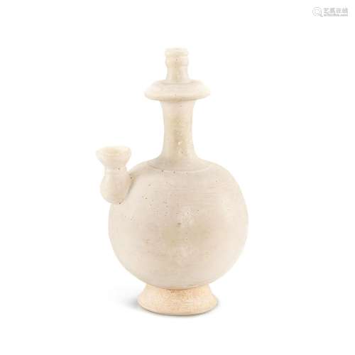 <br />
A white-glazed ewer, Tang dynasty 唐 白釉淨瓶