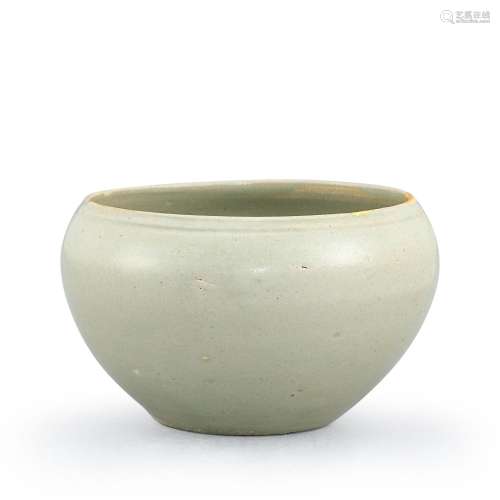 <br />
A Yaozhou celadon alms bowl, Song dynasty 宋 耀州青釉...