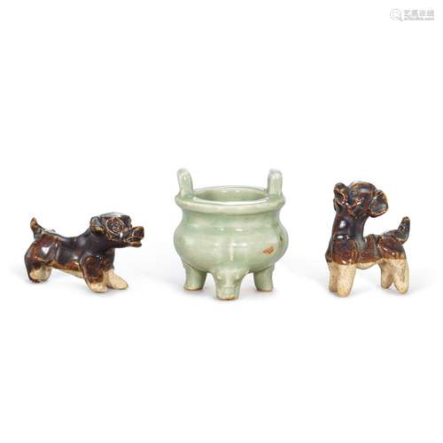 <br />
Two black-glazed dogs, Jin dynasty, and a small Longq...