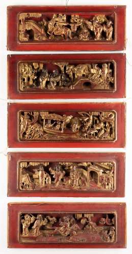 金漆木雕饰板（五件）<br />
中国