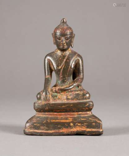 铜释迦摩尼佛坐像<br />
缅甸