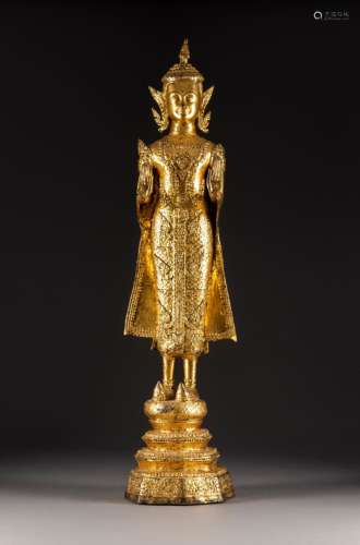 铜鎏金释迦摩尼佛立像<br />
泰国