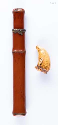 竹雕煙管筒及海象牙烟嘴 （两件）<br />
日本