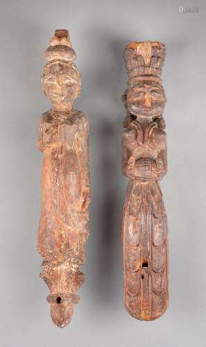 木雕人物立像 （两件）<br />
印度